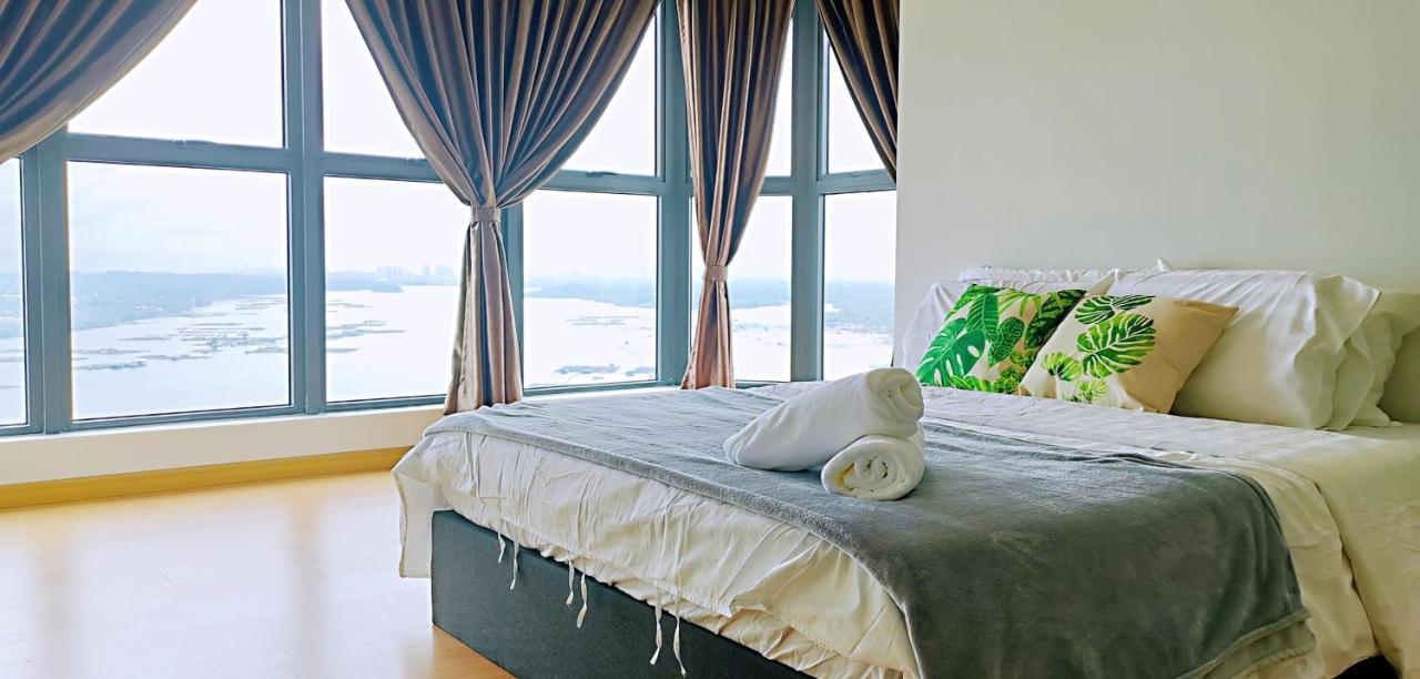 Superb Seaview Royal Strand Danga Bay Country Garden Apartment Johor Bahru Bagian luar foto